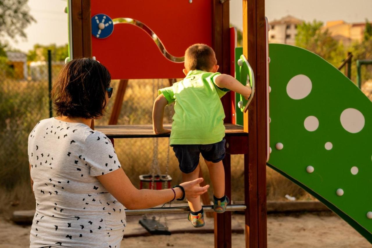 Slow Life Camping Venta Del Moro Luaran gambar