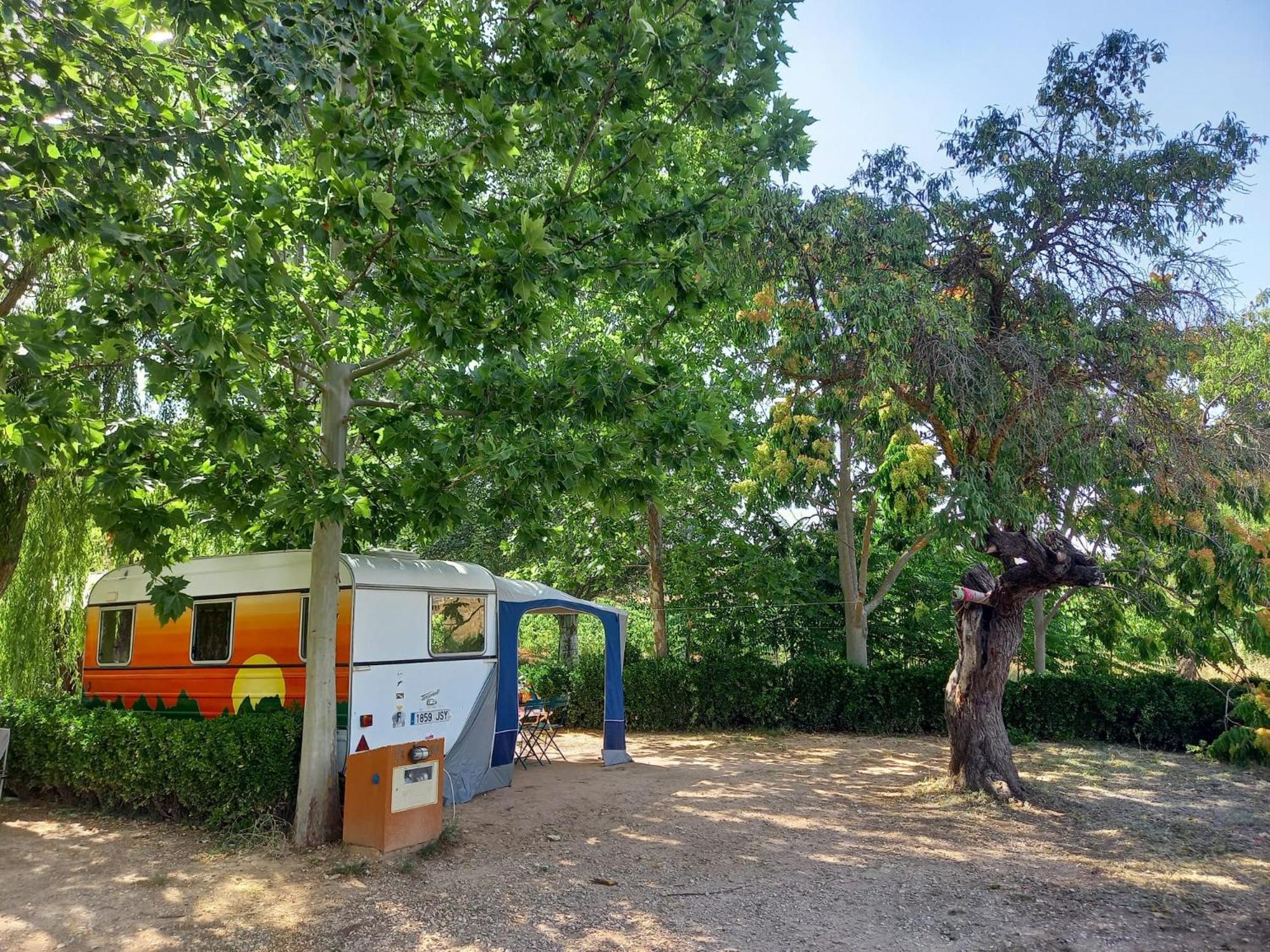 Slow Life Camping Venta Del Moro Luaran gambar